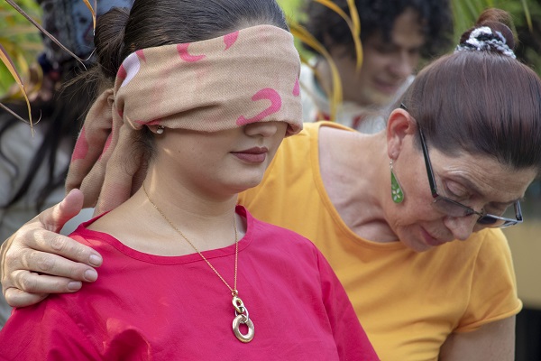 Dora Luz Betancourth impartiendo una formación